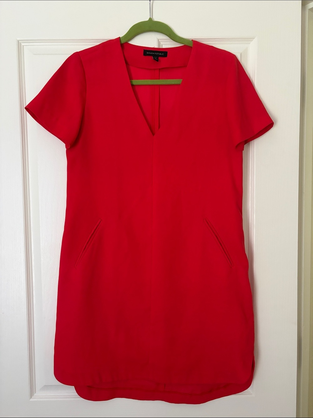 Banana Republic Red V-Neck Short Sleeve Mini Dress